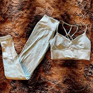 Alo Yoga Legging & Sports Bra Set